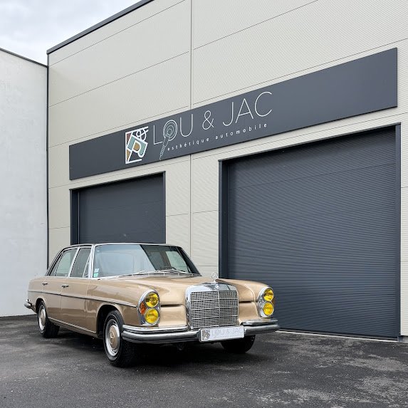 MERCEDES 300 SEL (Nettoyage intérieur ancienne voiture Le Thor Isle sur la Sogue Vaucluse)